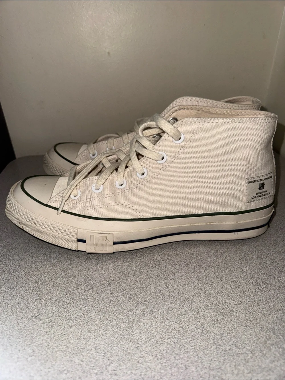 Unisex Undefeated x Converse Chuck 70 Mid in the 'Parchment Chive' Size 8 Men